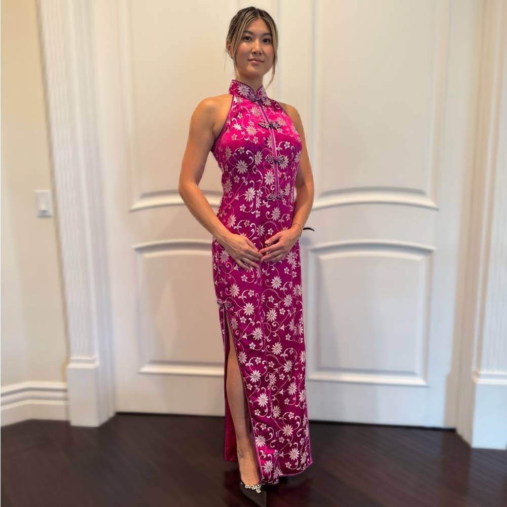 Hot Pink Satin Cheongsam Gown with White Floral Brocade – High Slit